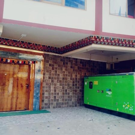 Hotel Diliphu Bomdila Bagian luar foto